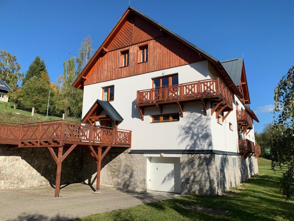 Apartmán Mezi Kopci - Mid Hills Apartment Roudnice Exterior foto